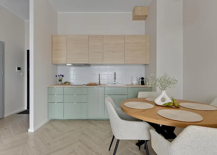 Bulvar & Parking By Downtown Gdańsk