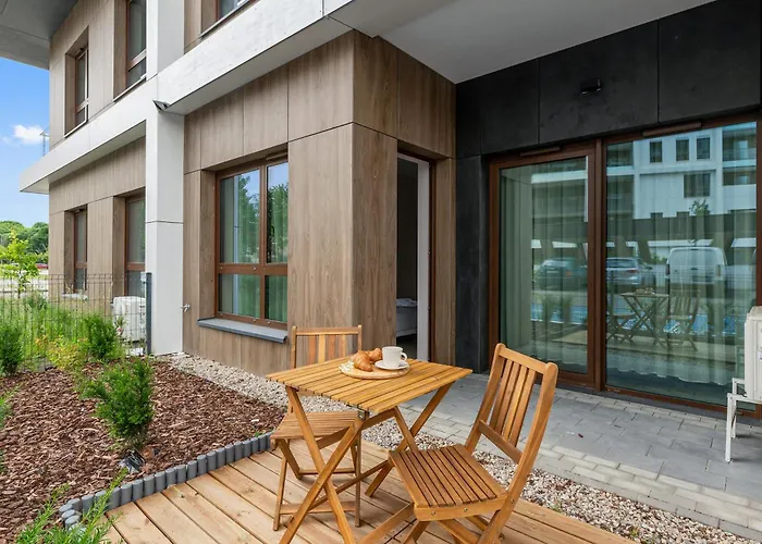 Bulvar & Parking By Downtown Gdańsk