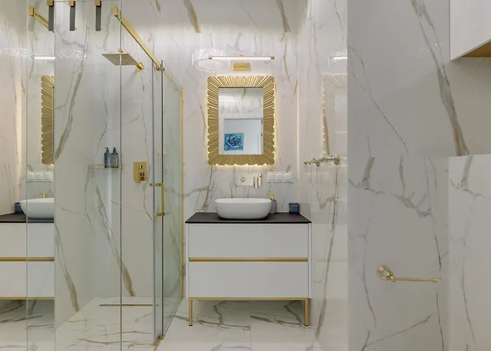 Bulvar & Parking By Downtown * Gdańsk