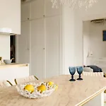 Bulvar & Parking By Downtown アパート *