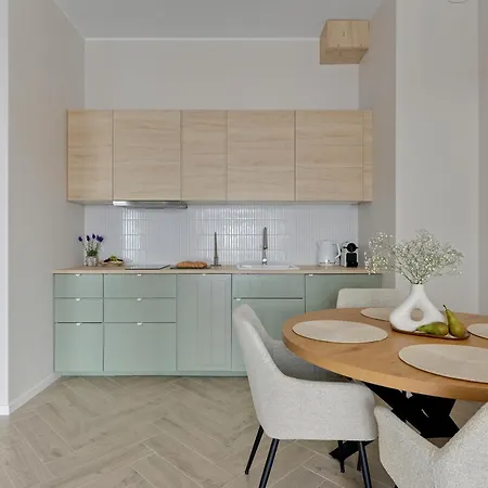 Bulvar & Parking By Downtown Gdansk