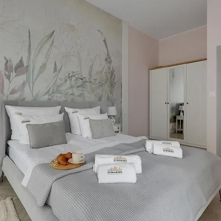 Bulvar & Parking By Downtown * Gdansk