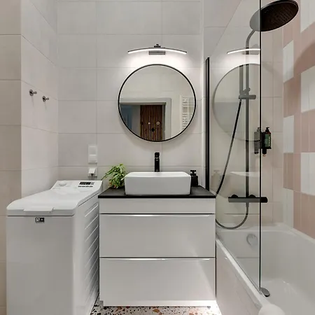 Bulvar & Parking By Downtown * Гданьск