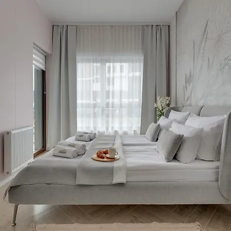 Bulvar & Parking By Downtown