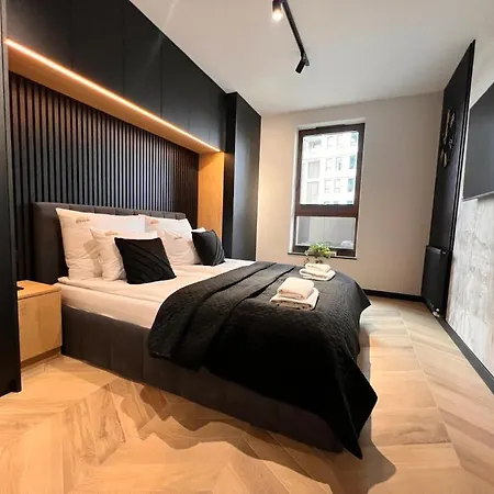 Bulvar & Parking By Downtown *