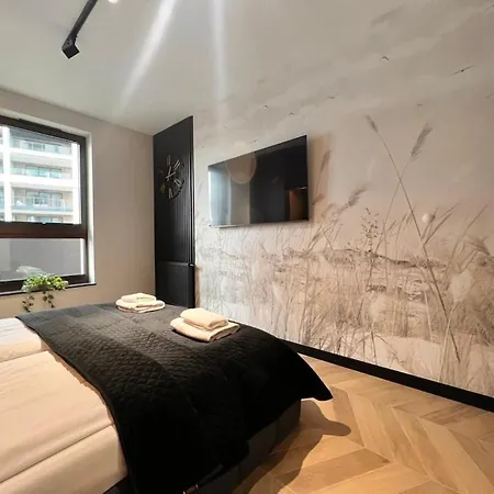 Bulvar & Parking By Downtown * Гданьск