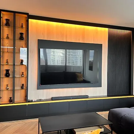 Bulvar & Parking By Downtown Apartment