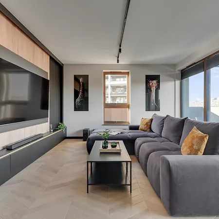 Bulvar & Parking By Downtown Apartment