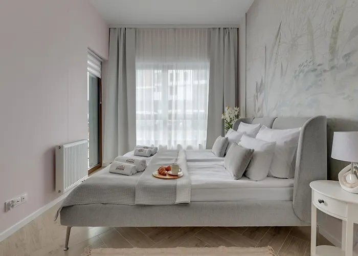 Bulvar & Parking By Downtown