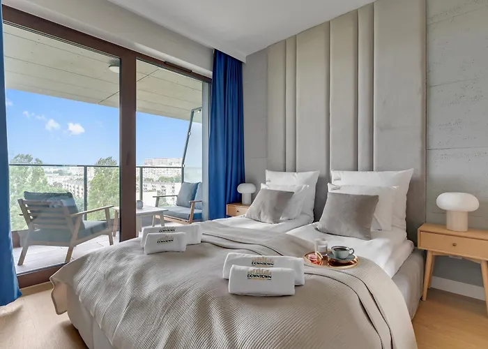 Bulvar & Parking By Downtown